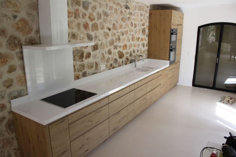 quartz-plan-de-travail-comment-choisir-son-plan-de-travail-cuisine-4-crecc81dit-marbrerie-bonaldi-cuisine-quartz-blanc-pure-silestone-800x533-jpg-1600x1066
